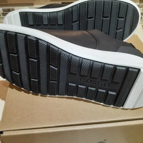 BRAND NEW CASCA AVRO SNEAKERS - Picture 4 of 5